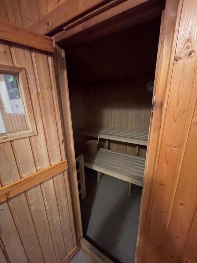 2,5 Pieces A Haute-nendaz, Grande Terrasse, Piscine, Sauna, Tennis Appartement